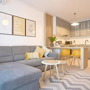 Moon Plaza Deluxe Apartment